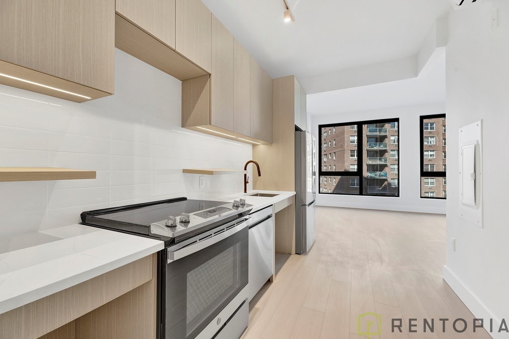 1634 Flatbush Avenue - Photo 3