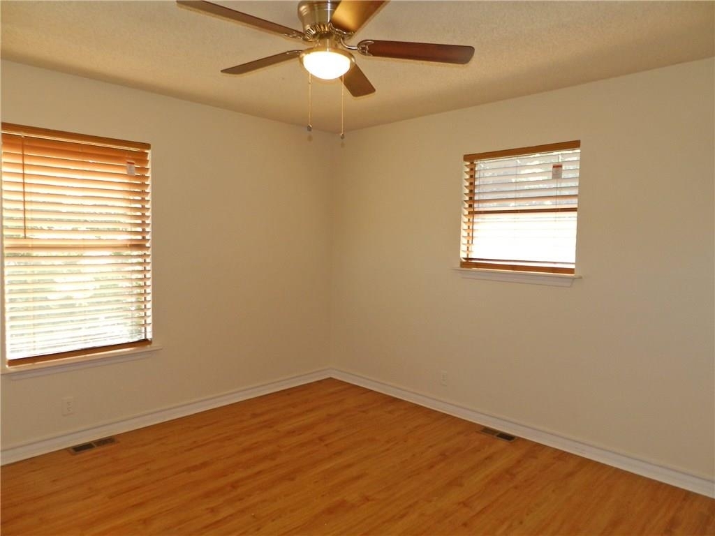 105 Fallbrook Ct - Photo 16