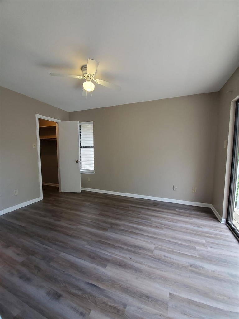 9008 Sanger Dr - Photo 21