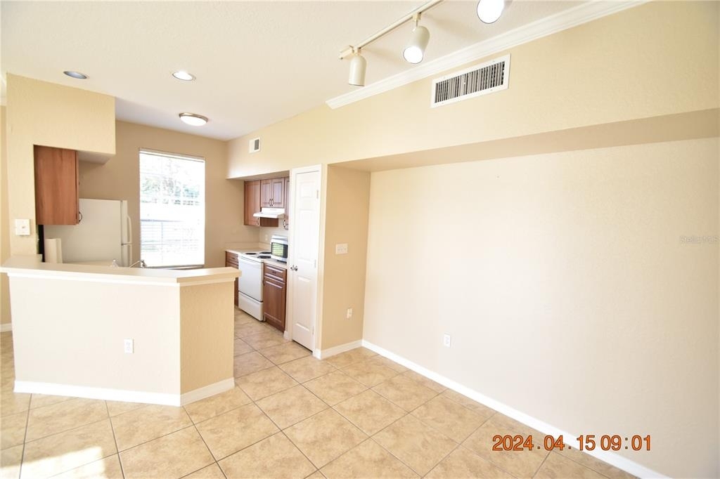 10502 Windsor Lake Court - Photo 10