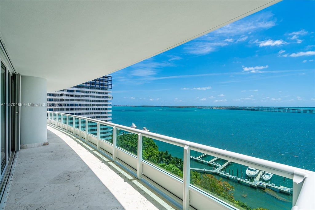 1643 Brickell Ave - Photo 3