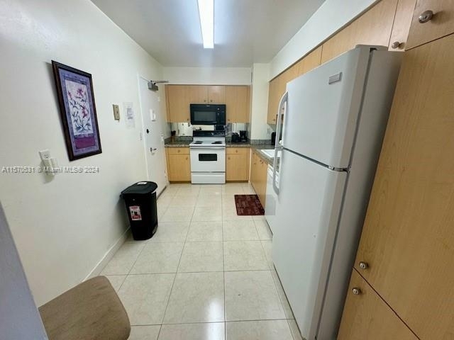 9195 Collins Ave - Photo 4