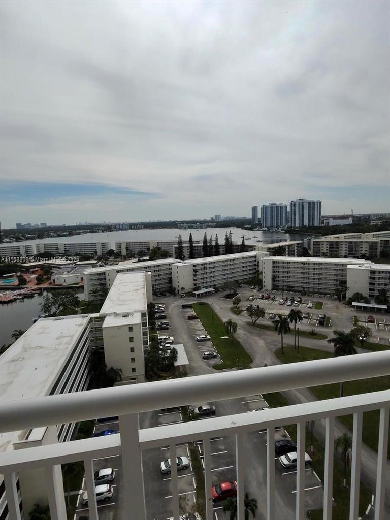 18041 Biscayne Blvd - Photo 14