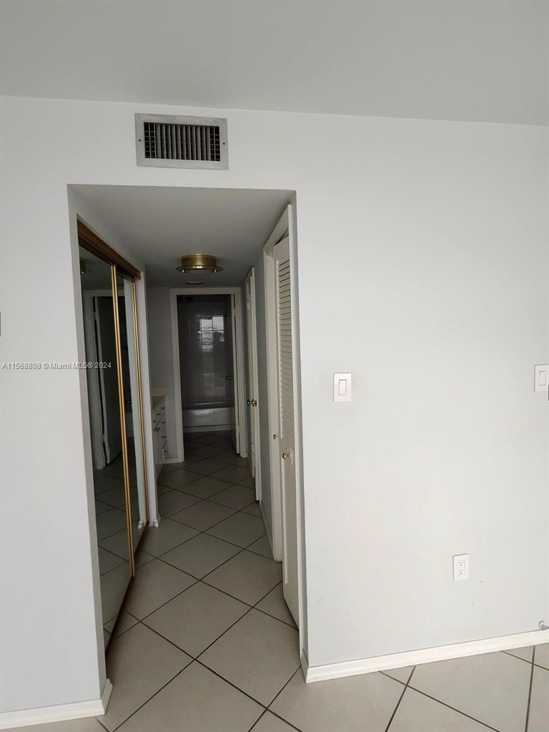 18041 Biscayne Blvd - Photo 22