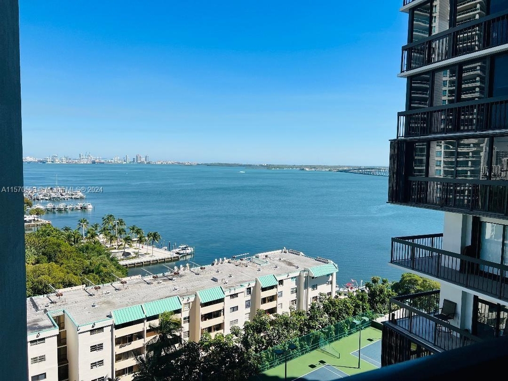 2333 Brickell Ave - Photo 4