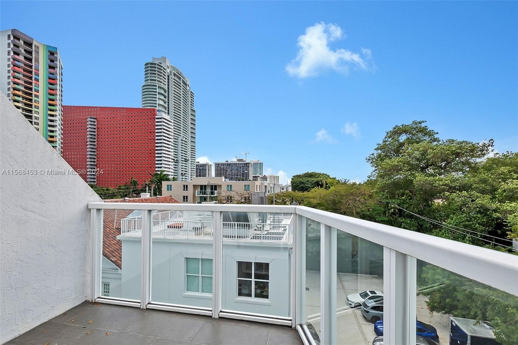 1528 Brickell Ave - Photo 17