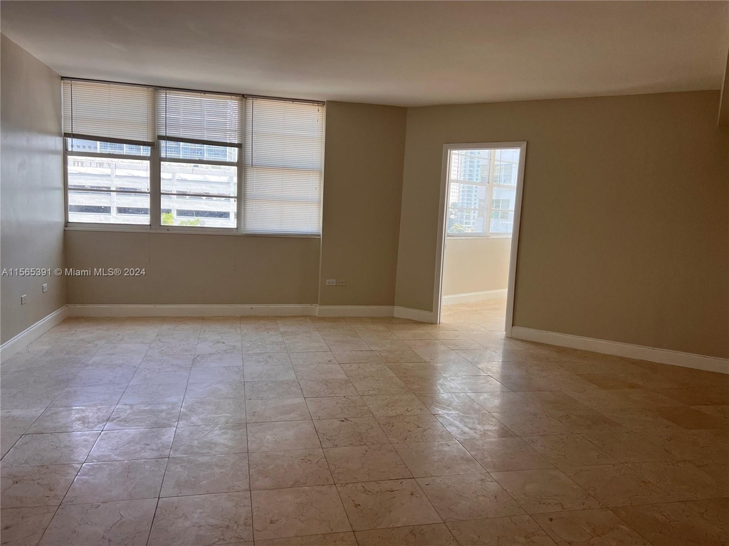 825 Brickell Bay Dr - Photo 16