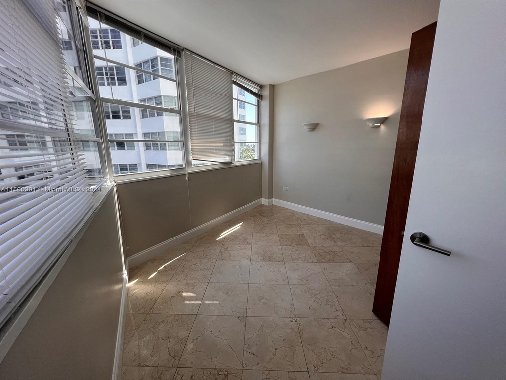 825 Brickell Bay Dr - Photo 19