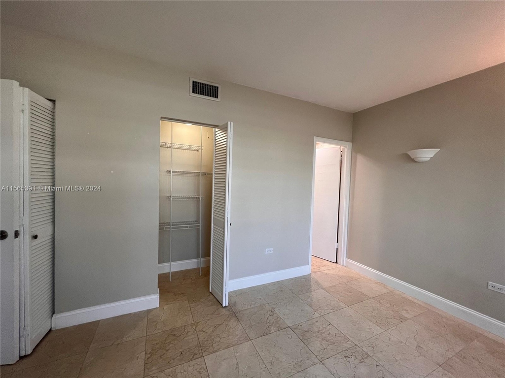 825 Brickell Bay Dr - Photo 30