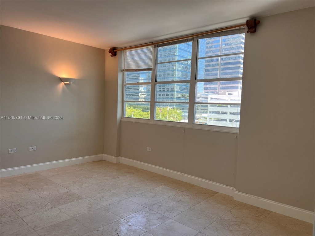 825 Brickell Bay Dr - Photo 23