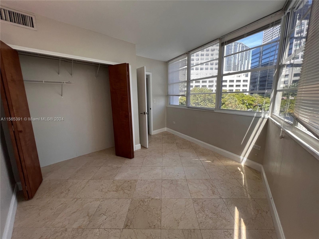 825 Brickell Bay Dr - Photo 18