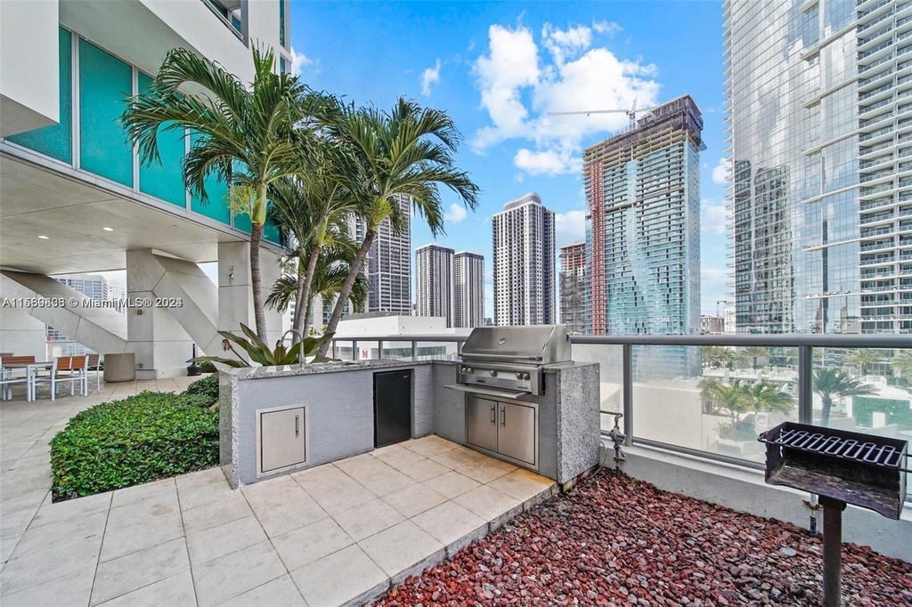 888 Biscayne Blvd - Photo 16