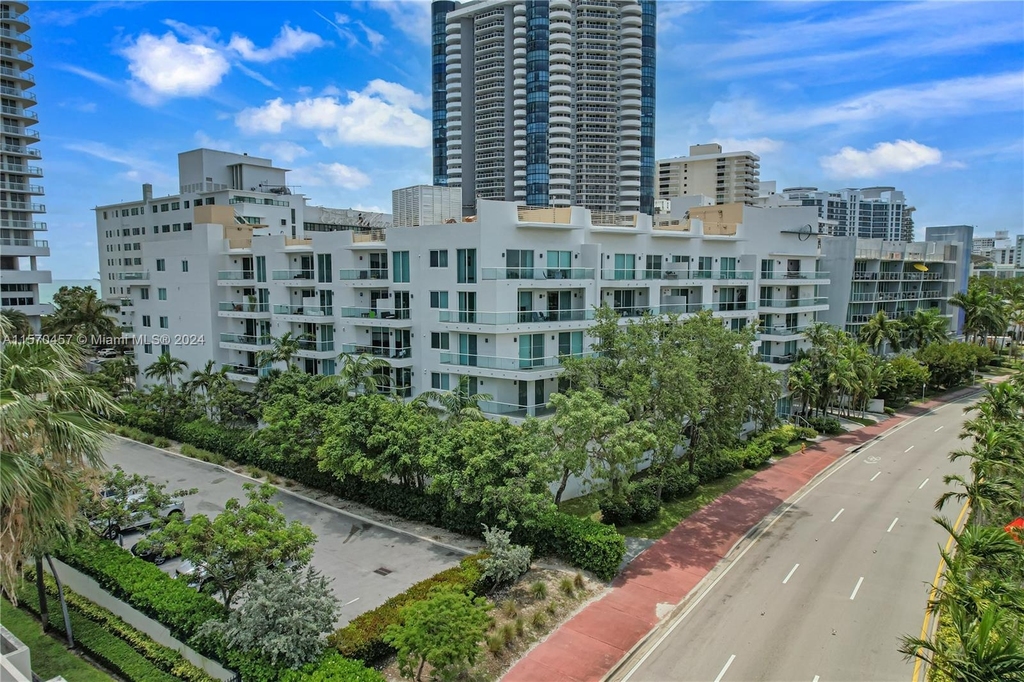 6362 Collins Ave - Photo 3