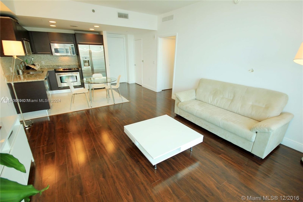 950 Brickell Bay Dr - Photo 2