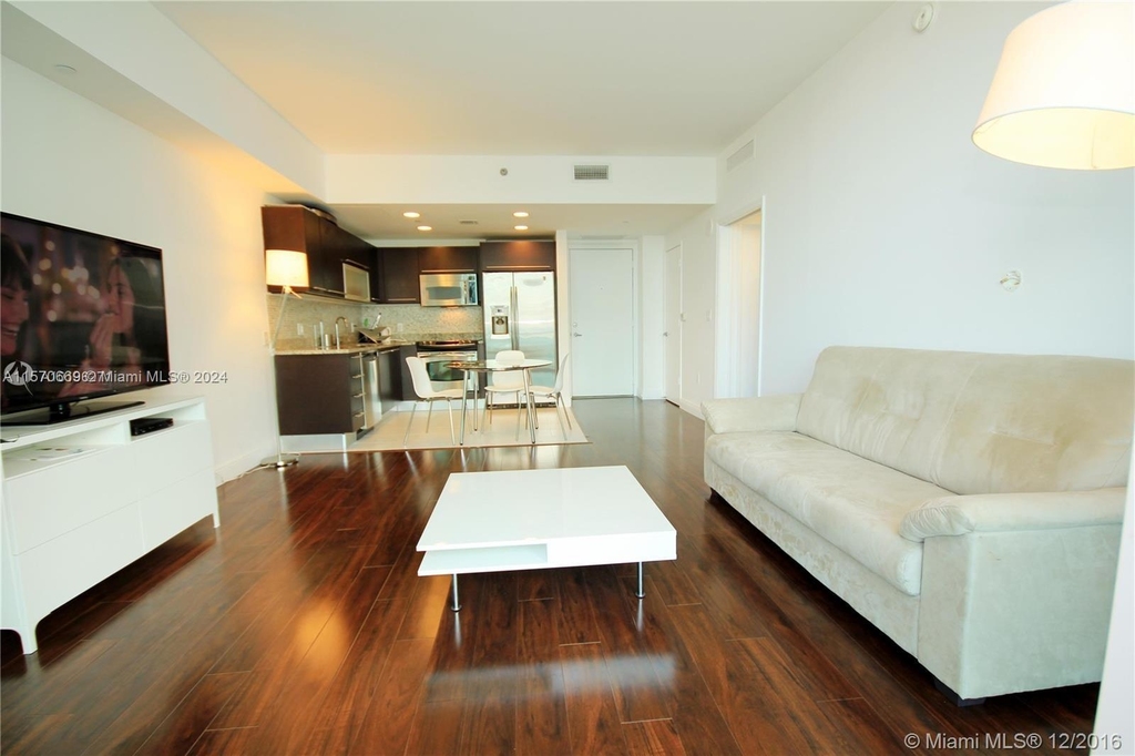 950 Brickell Bay Dr - Photo 1