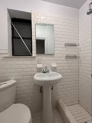 405 West 49th Street - Photo 6