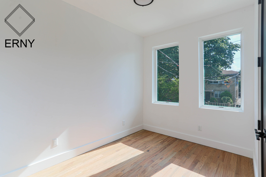 1626 Brooklyn Avenue - Photo 3