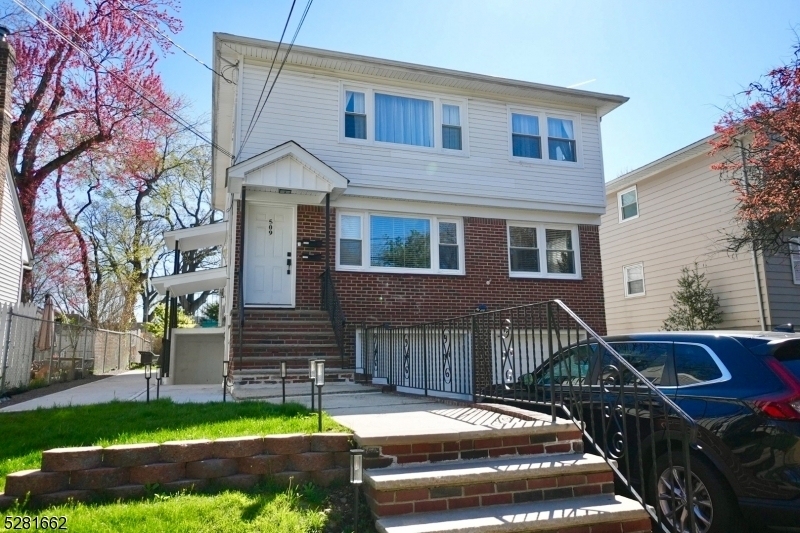 509 Broughton Ave - Photo 0