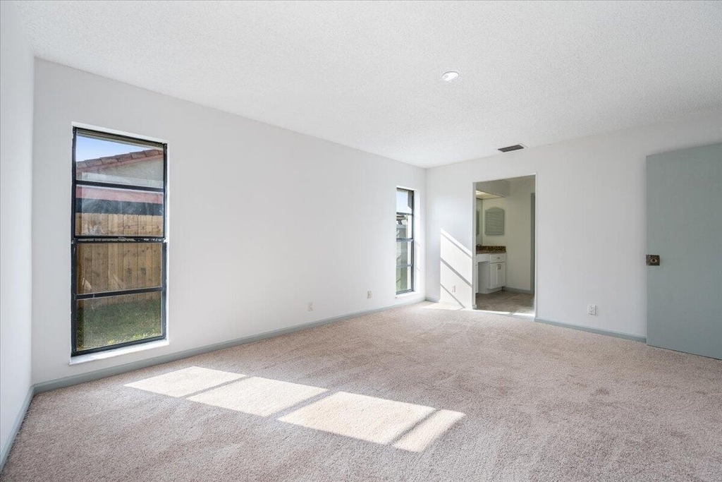 2216 Amesbury Court - Photo 15