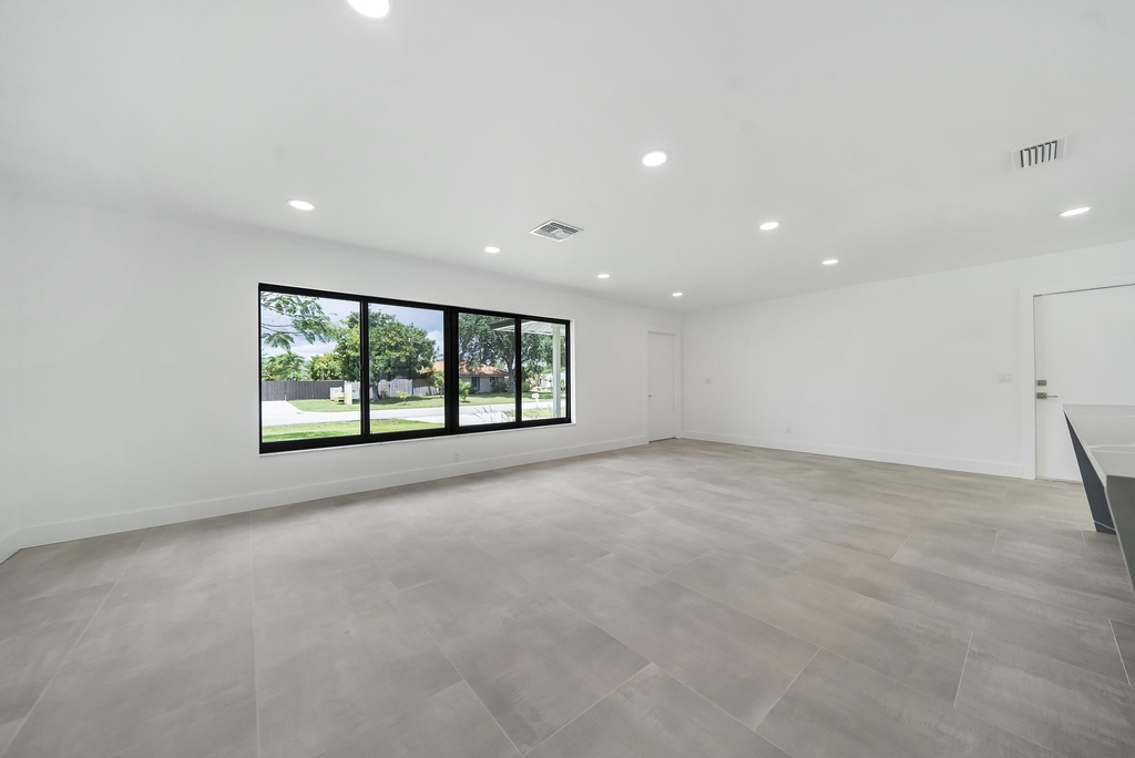 11758 Banyan Street - Photo 5