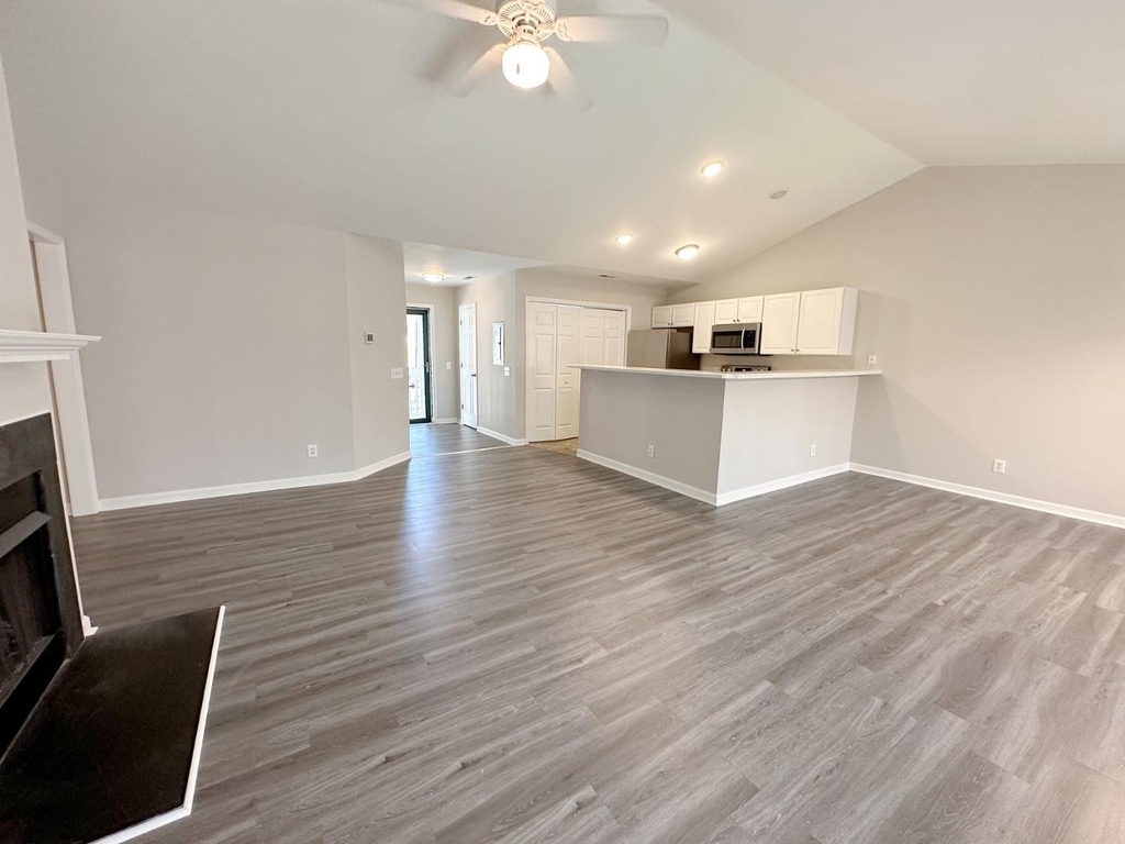 5100 Rina Court - Photo 4