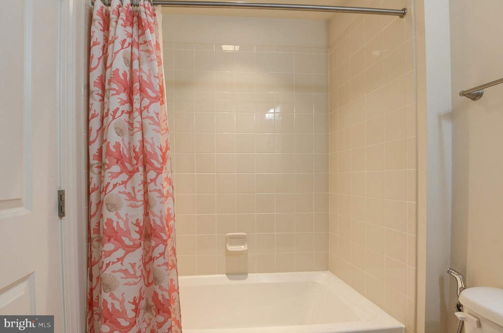 42528 Rowderbury Square - Photo 7