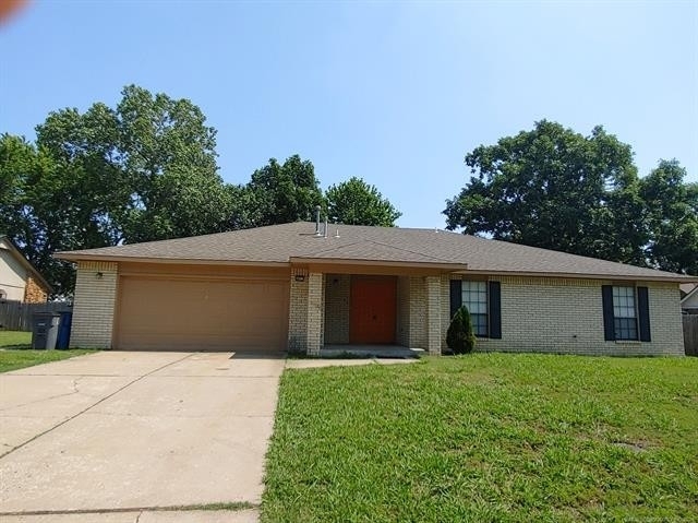 8817 E 62nd Court - Photo 0