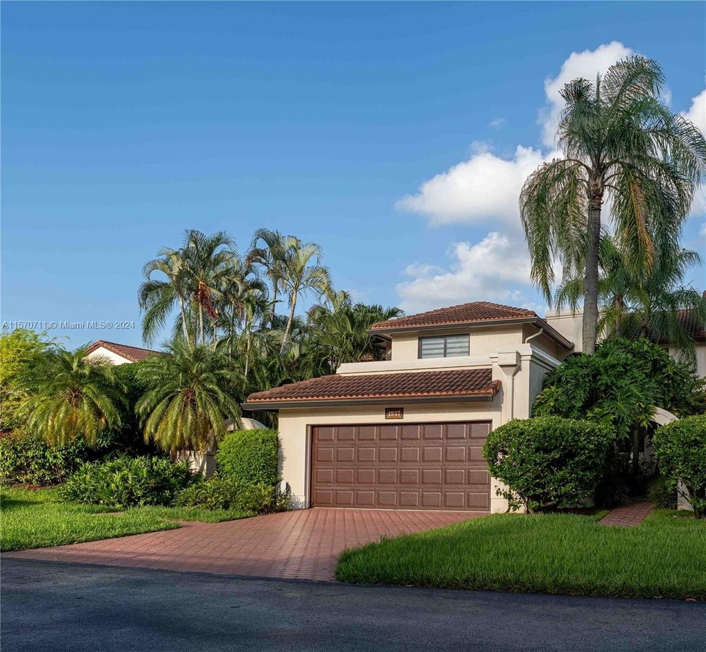 4957 Nw 93rd Doral Pl - Photo 2