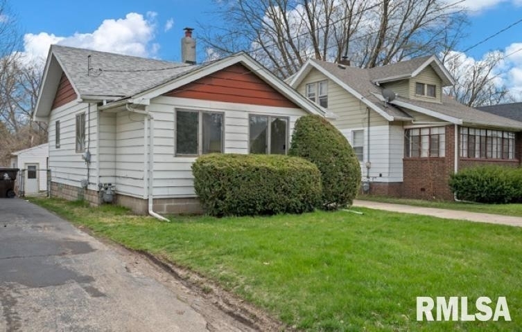 2212 N Ellis Street - Photo 2