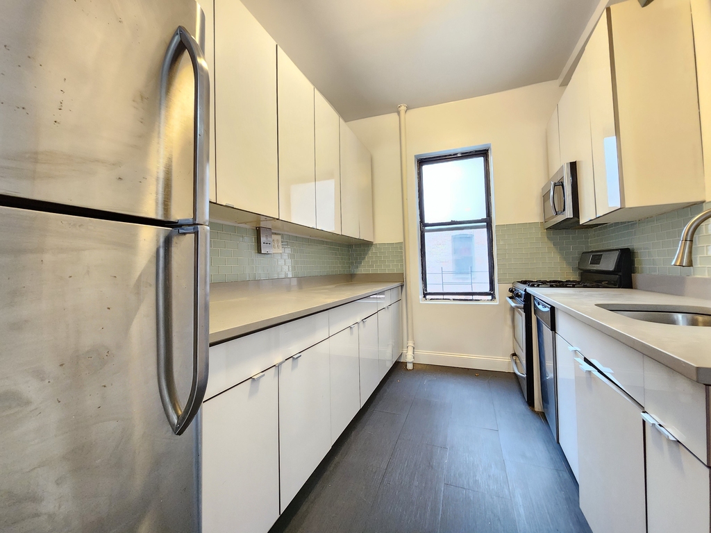 607 West 139th Street - Photo 6