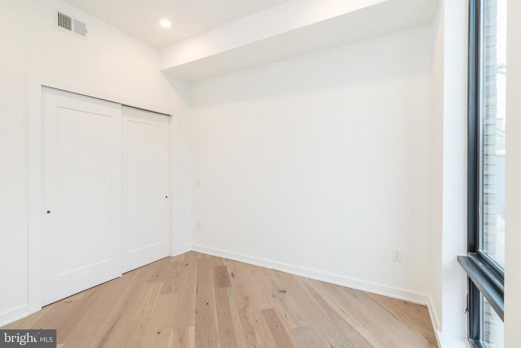 1601 Frankford Ave - Photo 11