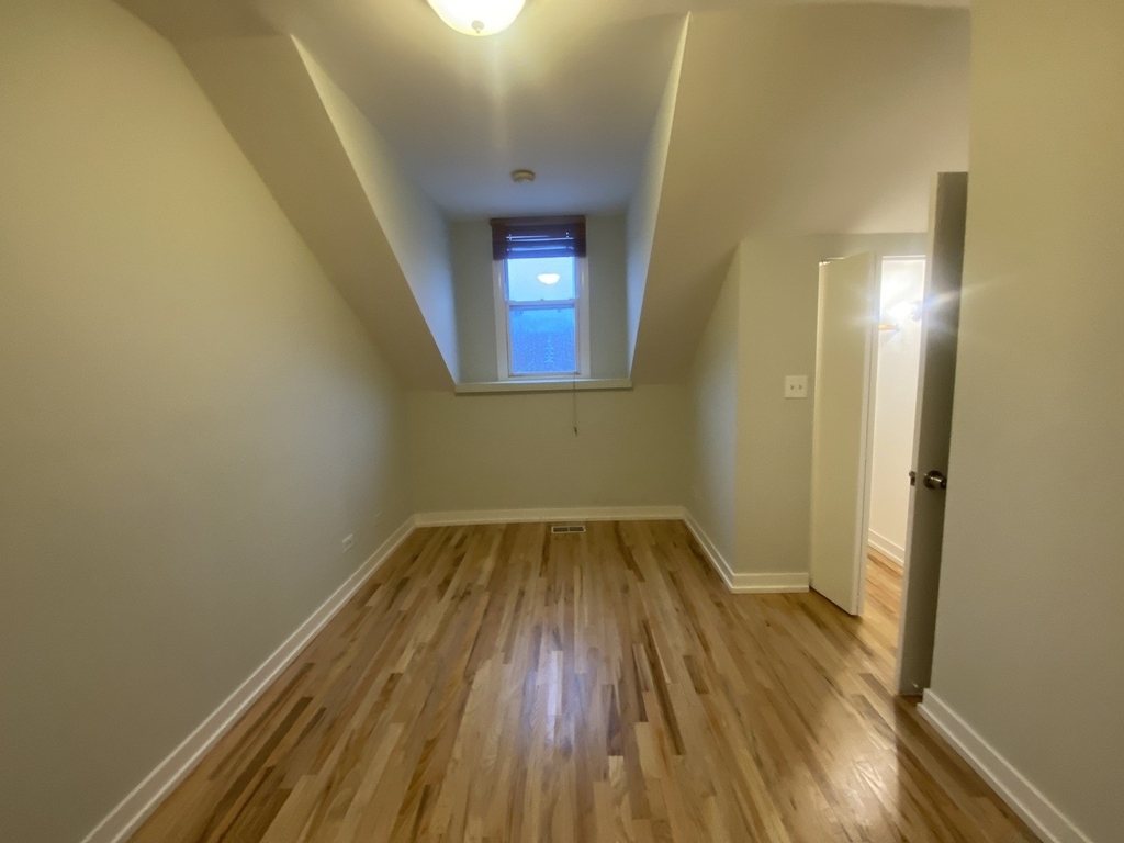 1437 W Superior Street - Photo 5