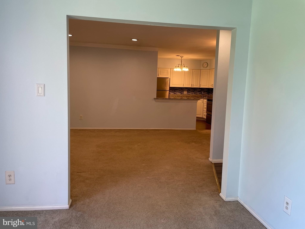 120 W Bluebell Lane - Photo 7