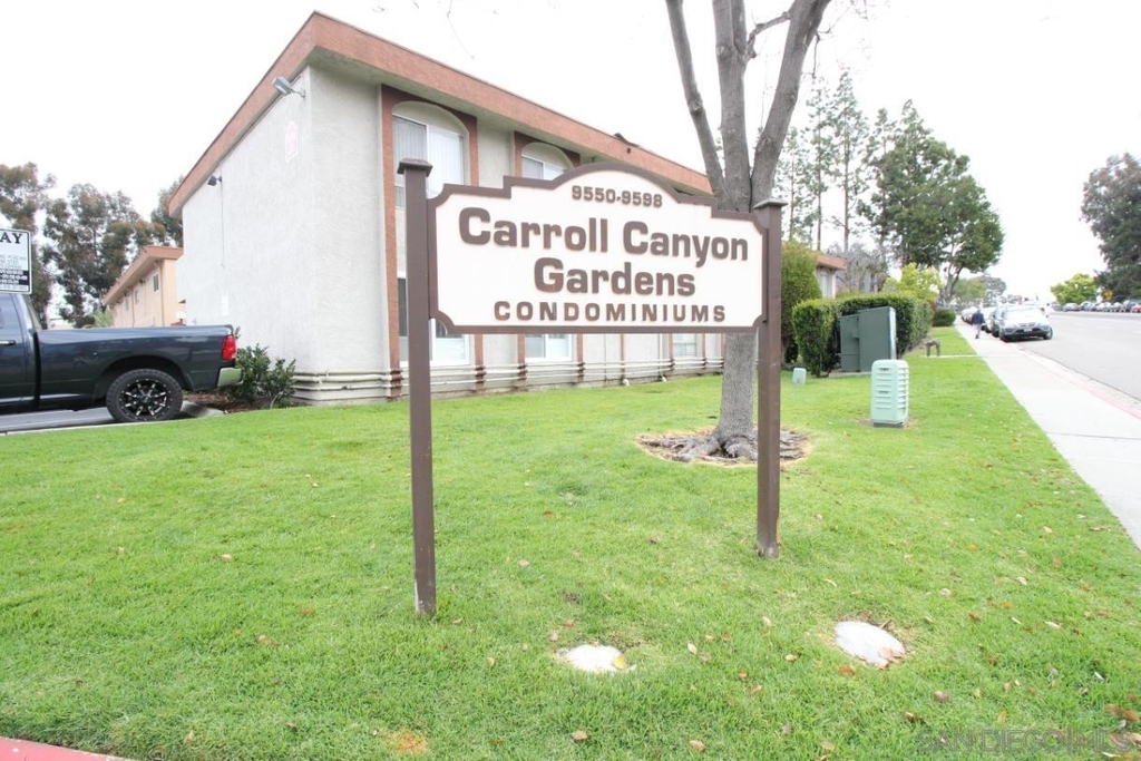 9546 Carroll Canyon Rd - Photo 3