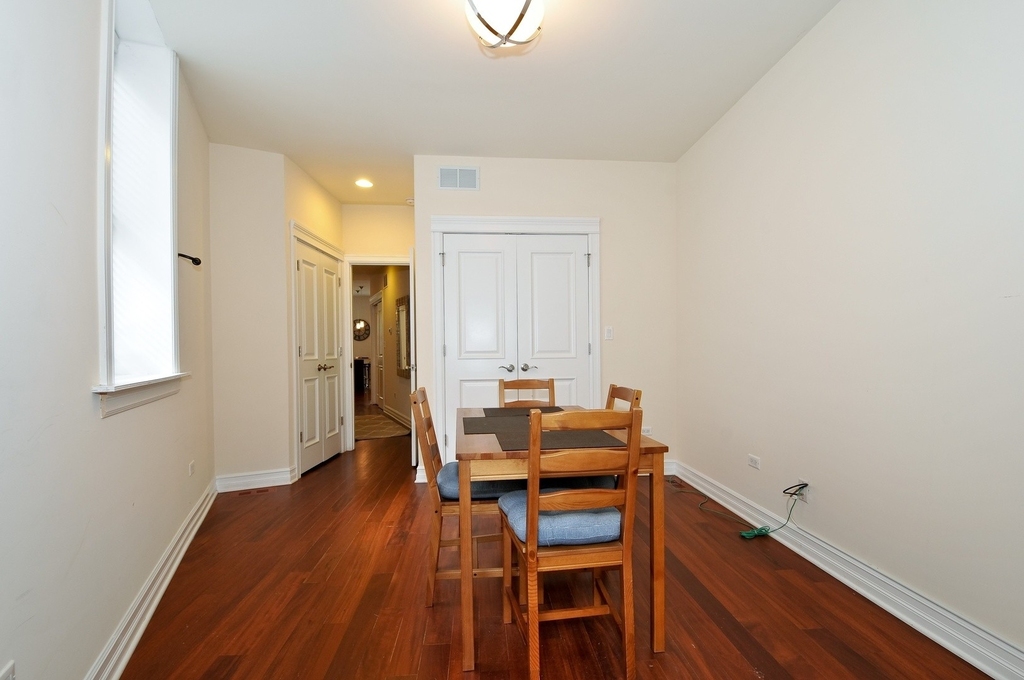 323 W Webster Avenue - Photo 4