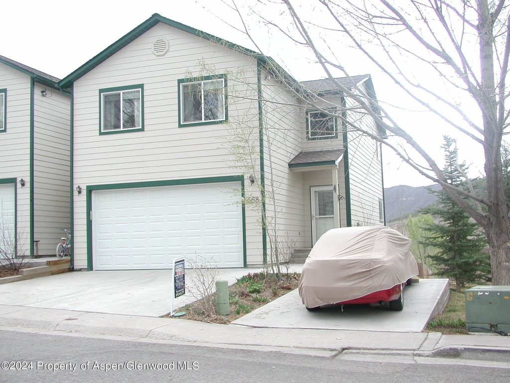 668 Alder Ridge Lane - Photo 0