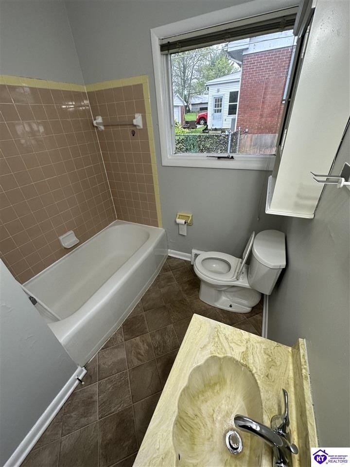 325 Sycamore Street - Photo 5