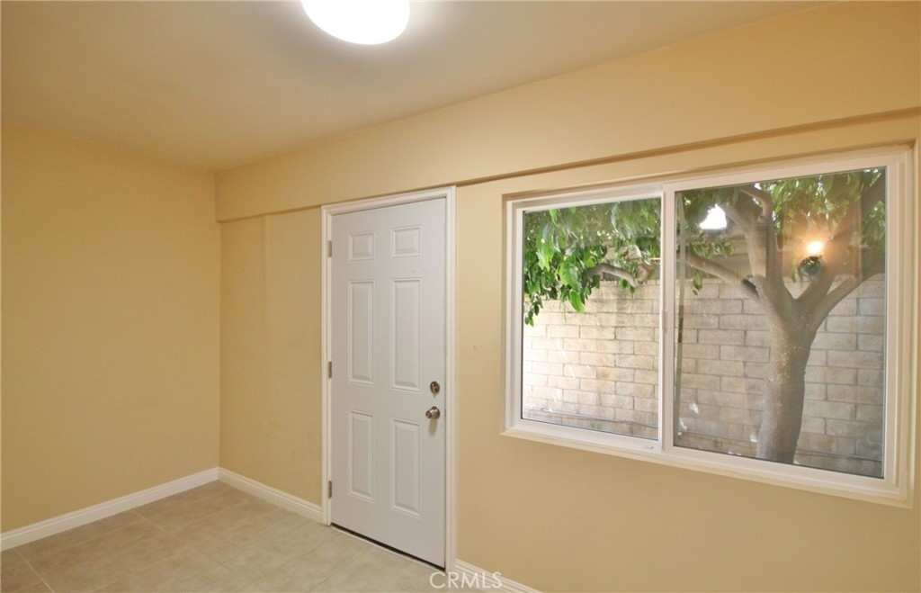 1005 S Olive Avenue - Photo 9