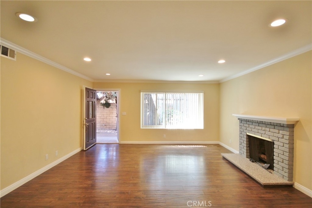 1005 S Olive Avenue - Photo 1