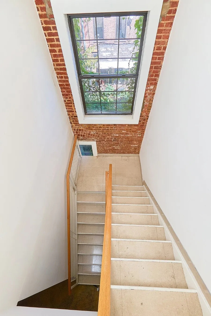 753 Lexington Avenue - Photo 4