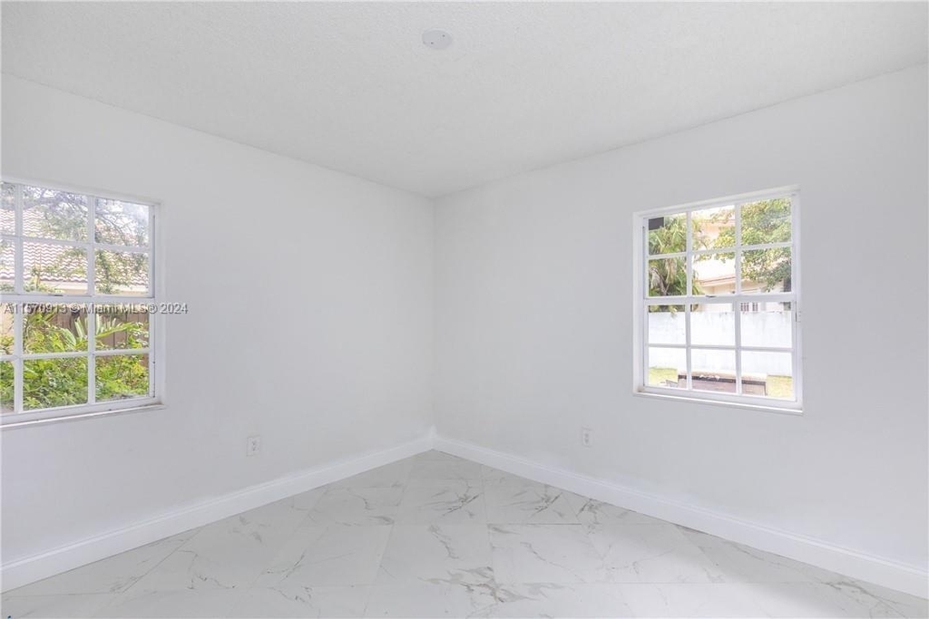 18420 Sw 77th Ct - Photo 11