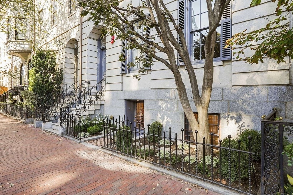 72 Beacon Street - Photo 15