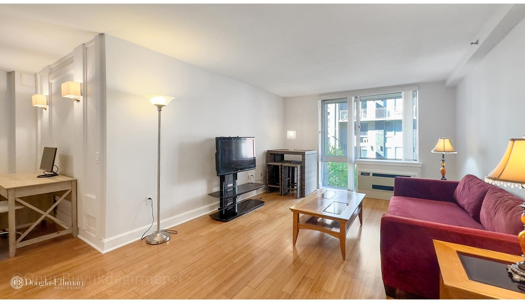 505 W 47th St - Photo 7