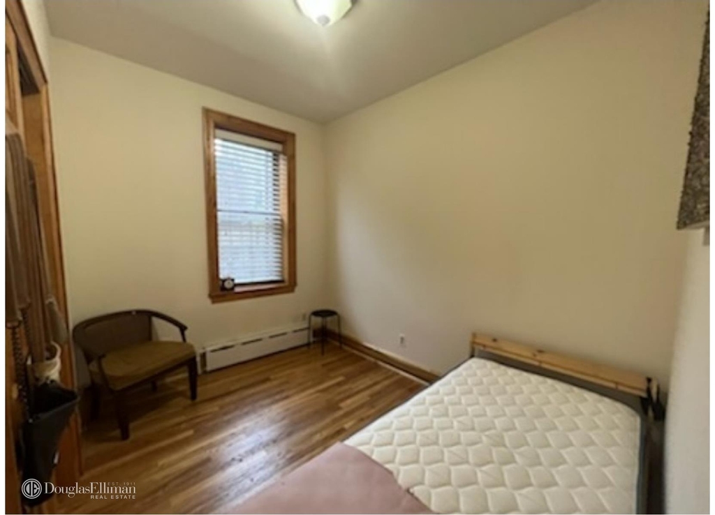 315 E Houston St - Photo 6