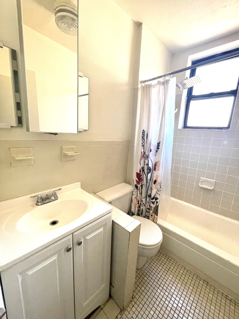 323a East 89th Street - Photo 6