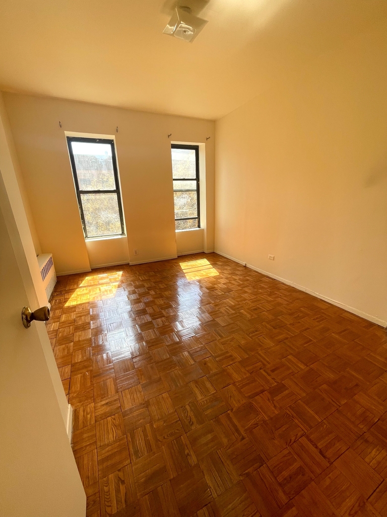 323a East 89th Street - Photo 4