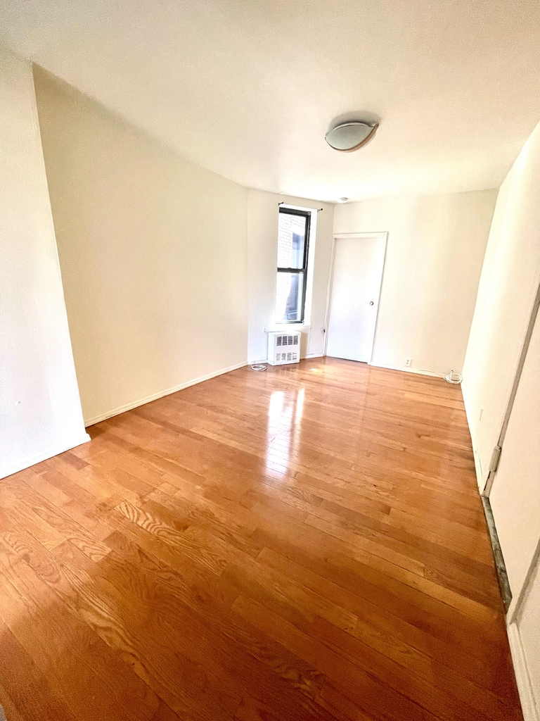 323a East 89th Street - Photo 0