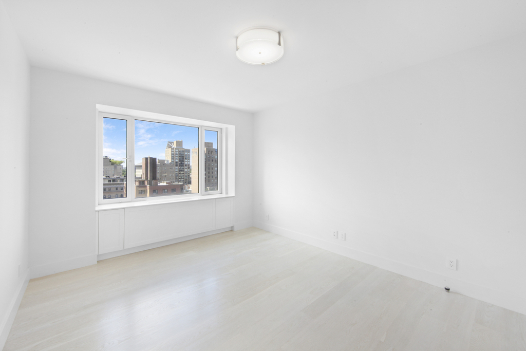 920 Park Avenue - Photo 12