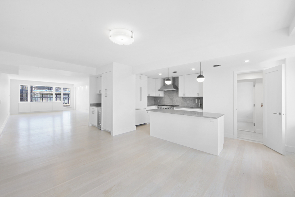 920 Park Avenue - Photo 1