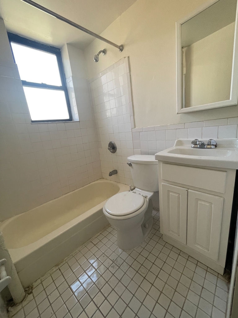 323a East 89th Street - Photo 6